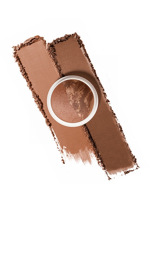 The Duet Baked Bronzer in Spiced Chai.