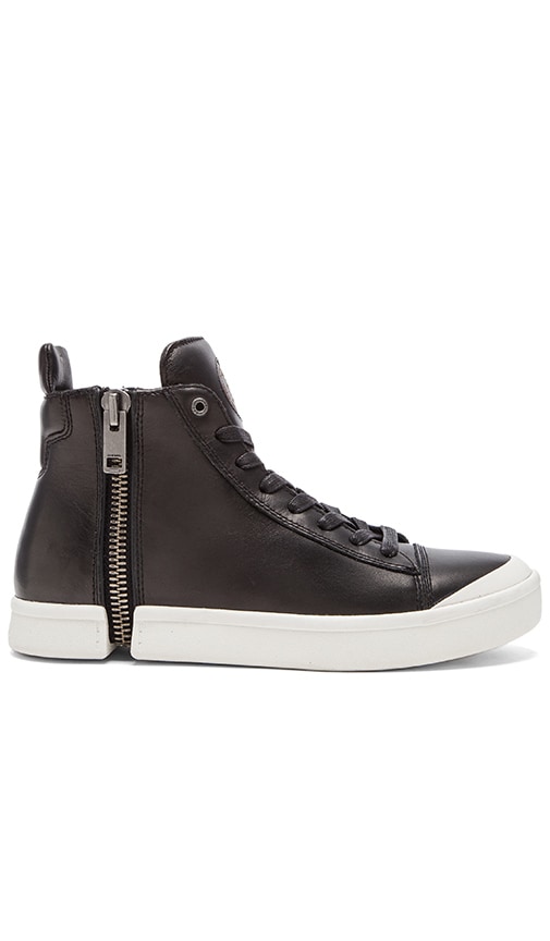 Diesel Zipproundd S Nentish in Black | REVOLVE