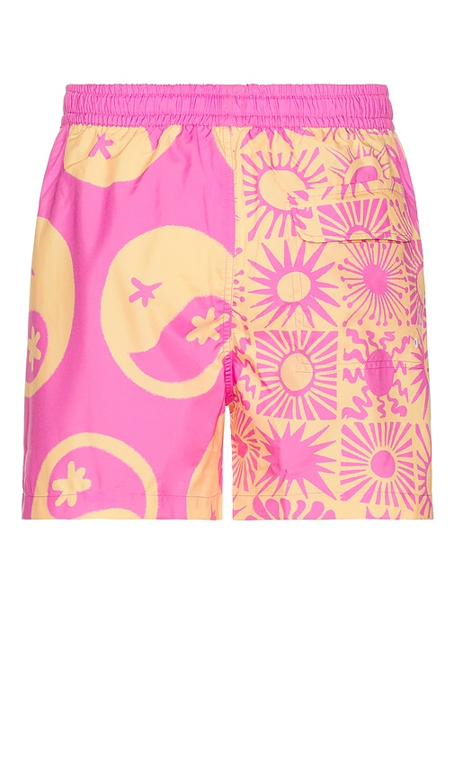 Shop Duvin Design Sunburst Swim Short In 粉色