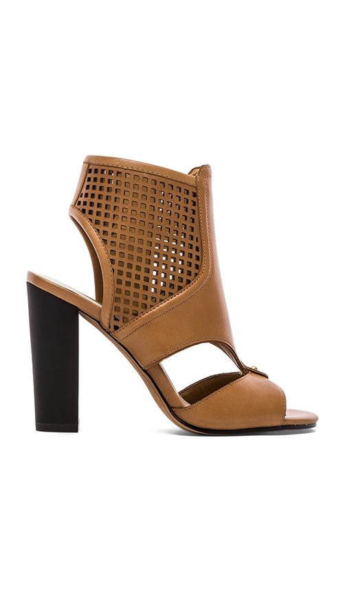 Nona Heel