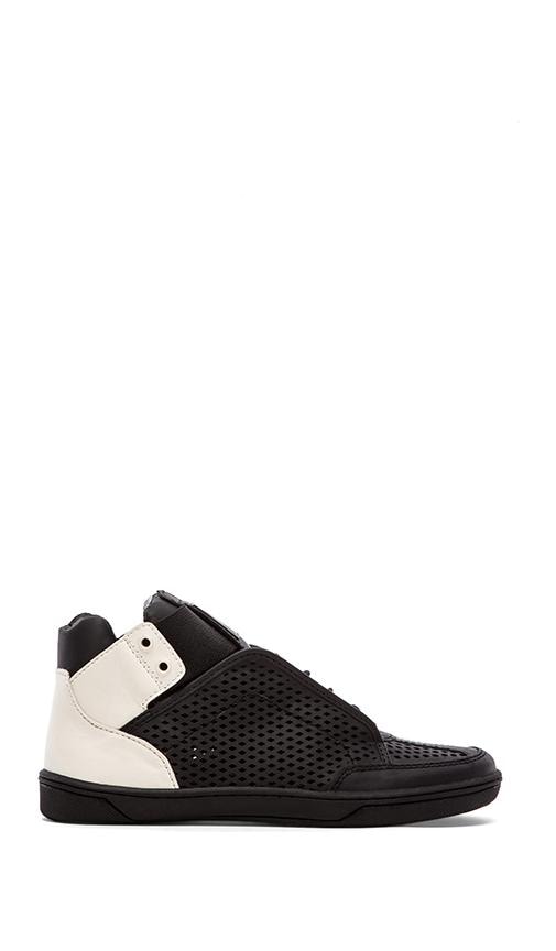 Vinna Sneaker
