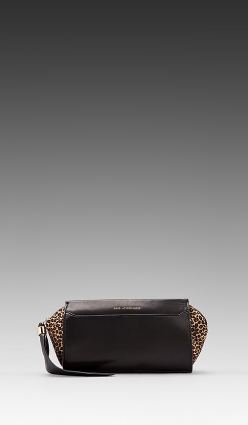 Zip-and-Go Clutch