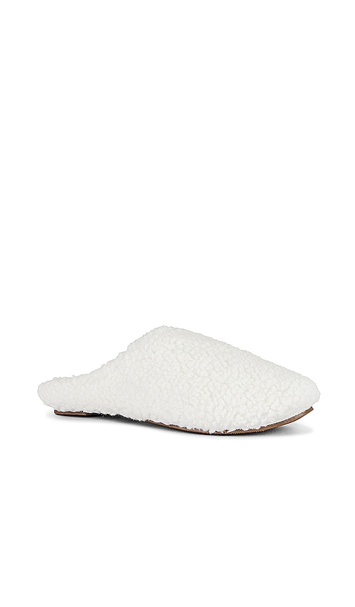 Shop Eberjey The Sherpa Slipper In Ivory