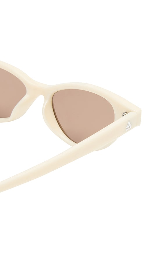  Aire Sonnenbrille Cybeles In White. 