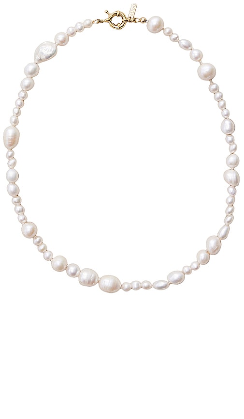 Eliou Este Necklace in Freshwater Pearl