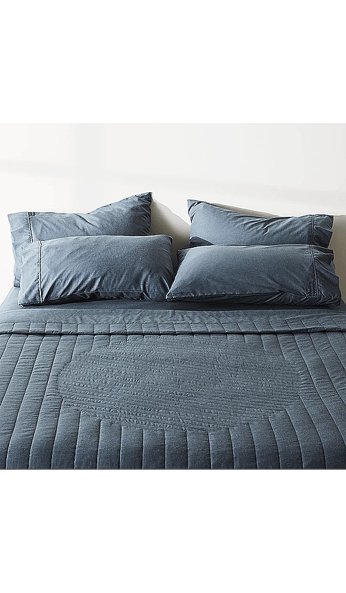  Ettitude King/cal King Linen+ Coverlet In Navy. 
