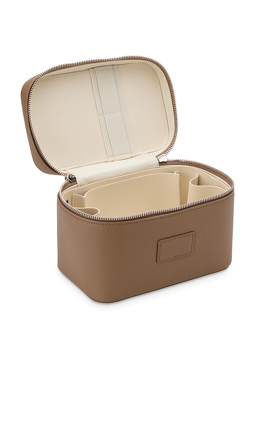  Etoile Collective X Revolve Mini Vanity Case In Brown. 