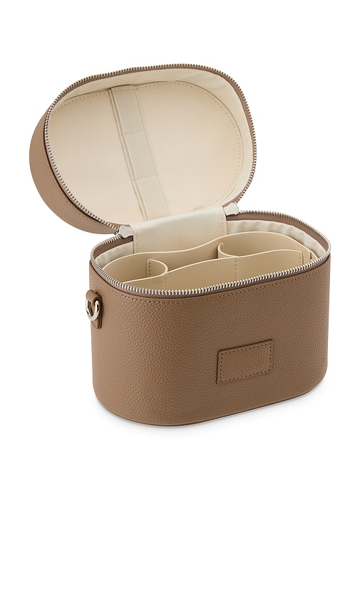  Etoile Collective X Revolve Oval Toiletry Case In Brown. 