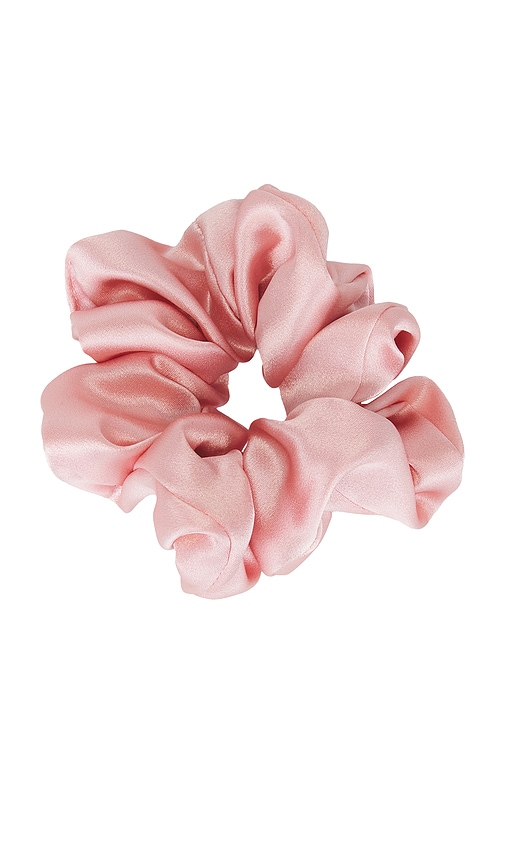 Silk Scrunchie in Peach.