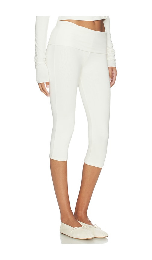 Éterne Foldover Capri Legging In White