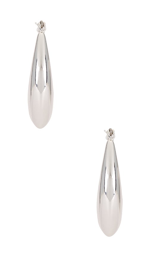  Ettika Creolen Open Teardrop In Metallic Silver. 