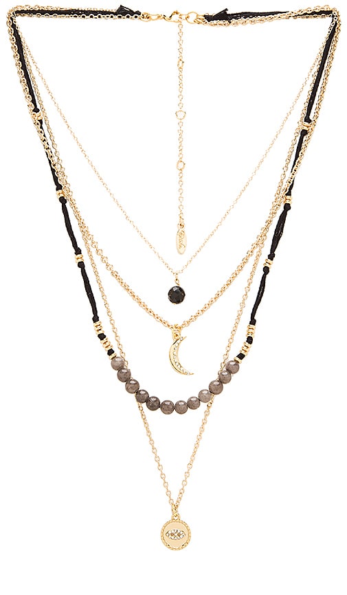 COLLIER MULTI-RANGS PERLES ET BRELOQUES