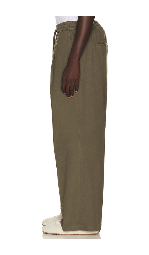 Essentials Pleat Front Drawstring Pant In Green