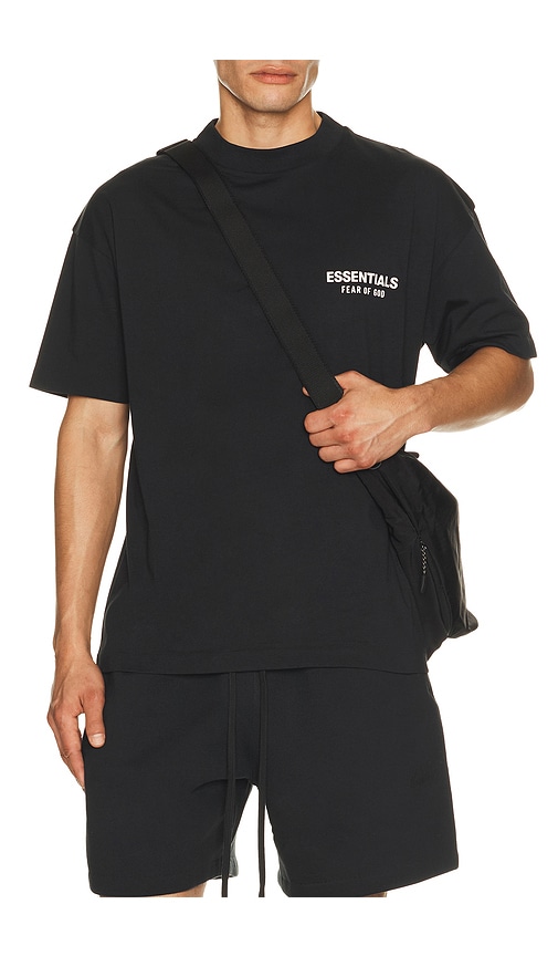 Fear of God ESSENTIALS T-SHIRT CLASSIC FIT en Black Taille XS Also en S M L XL1X XXL2X 180 €