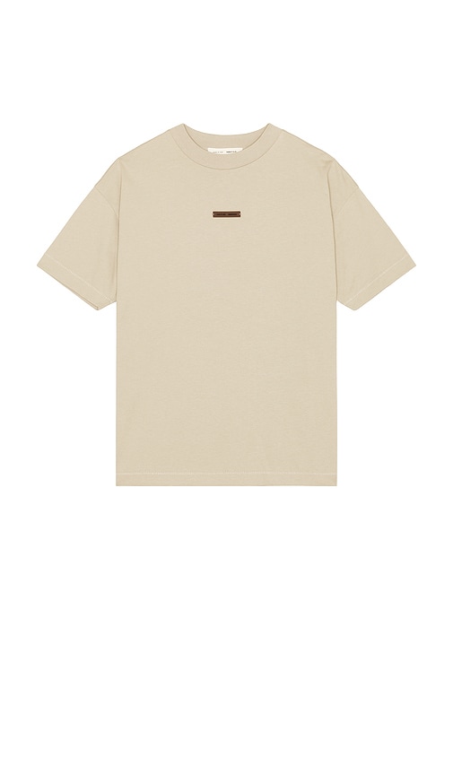 Classic Fit T-Shirt en . Taille L. Also en M, S, XL/1X, XXL/2X - Fear of God ESSENTIALS - Modalova