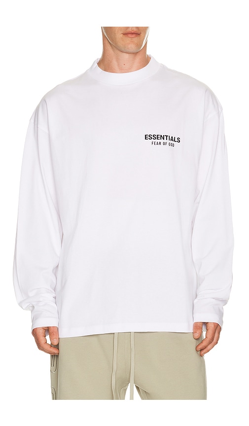 Fear of God ESSENTIALS Classic Fit Long Sleeve T-Shirt en White. Taille XXL/2X. Also en S, XS, M, L, XL/1X.