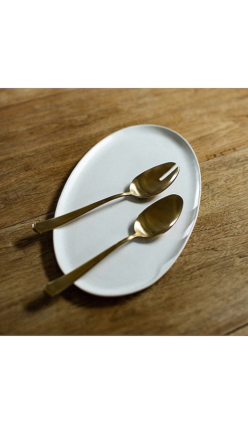  Fable The Oval Serving Platter In White. 