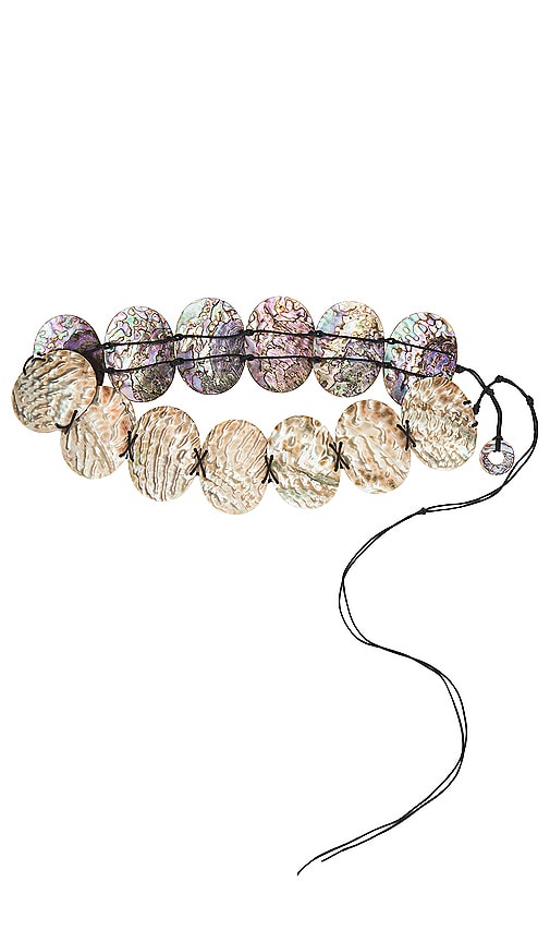 Oval Belt in Metallic Neutral.