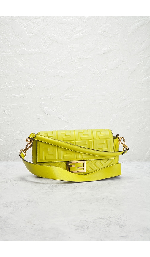 Fwrd Renew Fendi Embossed Ff Baguette Shoulder Bag In 绿色