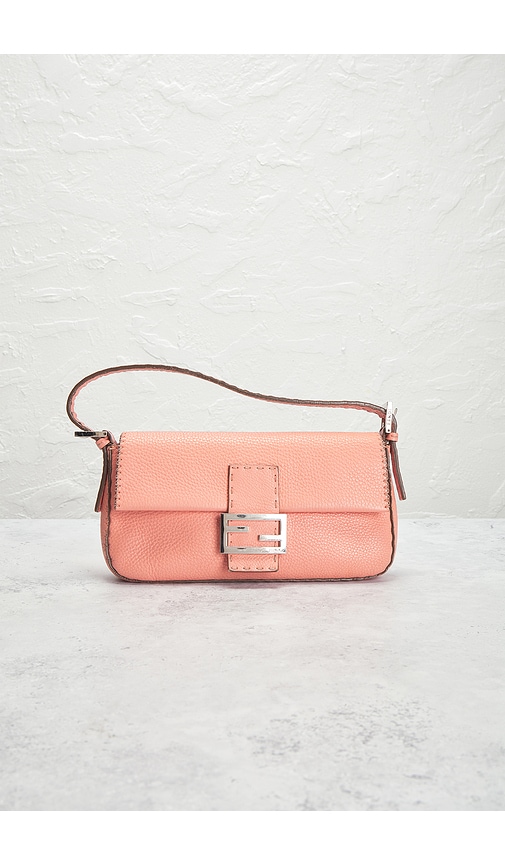 Fwrd Renew Fendi Selleria Baguette Shoulder Bag In 粉色