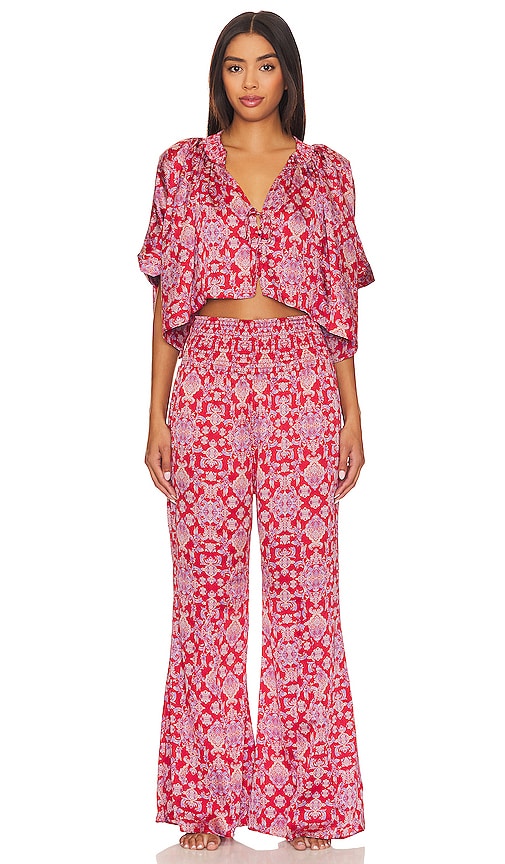 Free People x Combo Combo in FP Red REVOLVE Sleep | Mornings Red In Misty Set Intimately