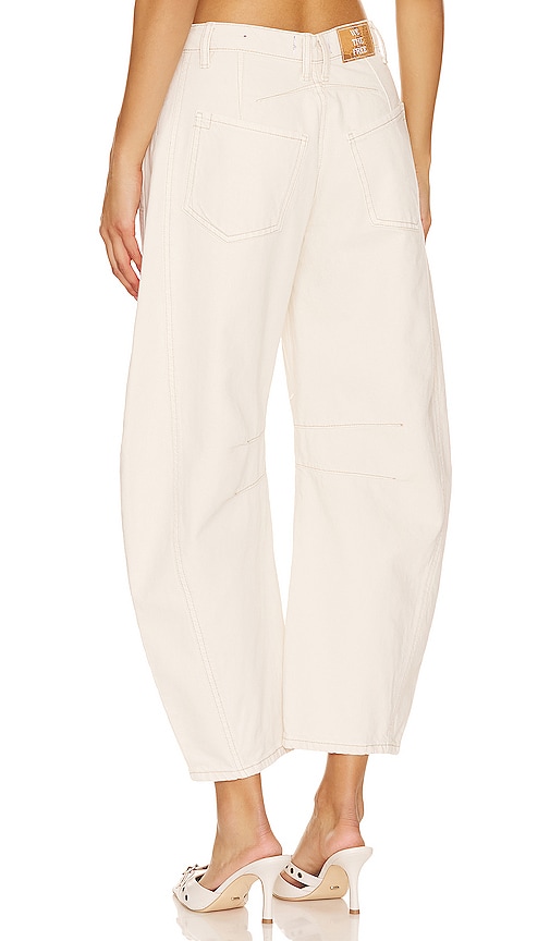  Free People X We The Free Good Luck Mid Rise Barrel Jeans In Cream. Size 25. Also In 26, 27, 28, 30, 31, 32, 29, 24. 