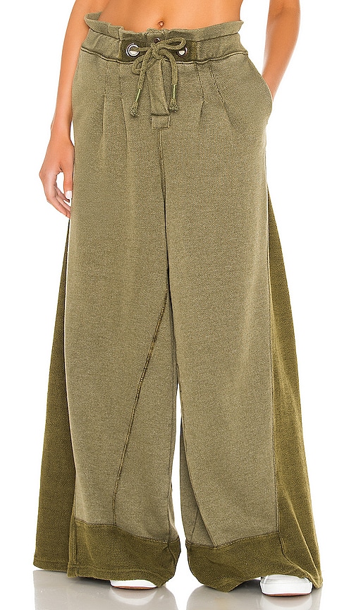 Free People NWT Size XS So cool! Funky Half Court Wide-Leg Pants