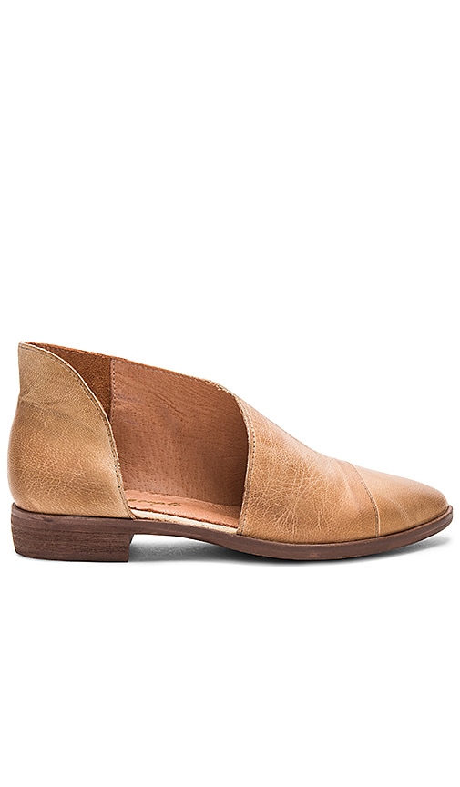 Free People Royale Flat in Brown | REVOLVE