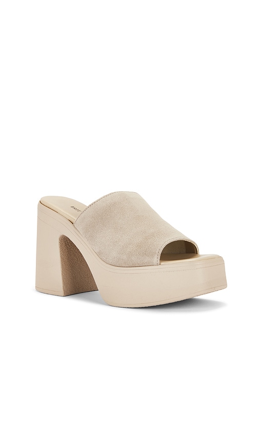  Free People Zoe Platform Sandal In Diamond Suede In Taupe. Size 36. Also In 39, 37.5, 38, 38.5, 39.5, 40, 41. 