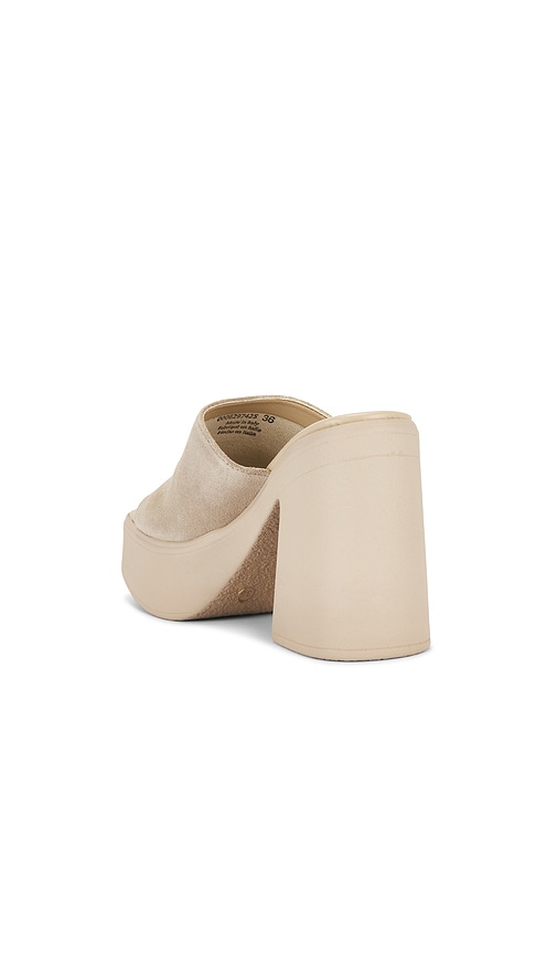  Free People Zoe Platform Sandal In Diamond Suede In Taupe. Size 36. Also In 39, 37.5, 38, 38.5, 39.5, 40, 41. 
