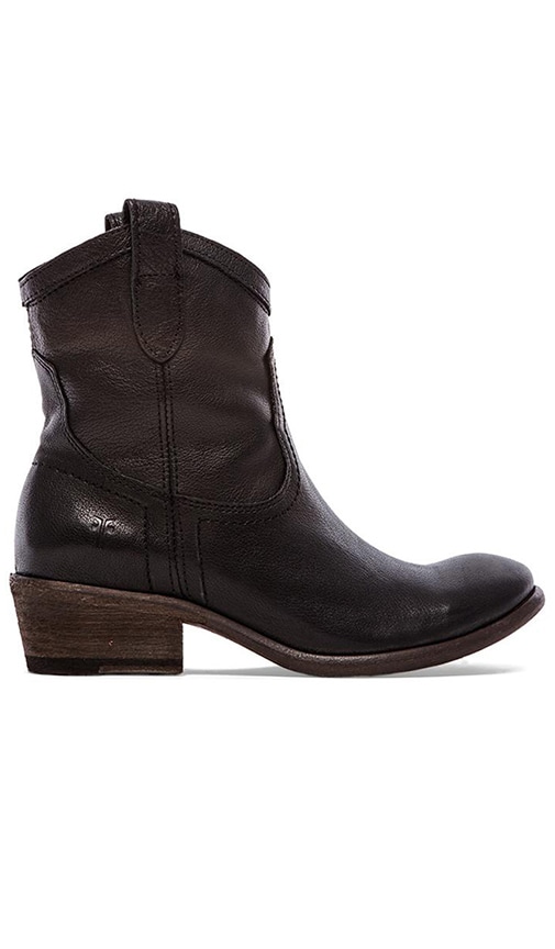 Frye carson cheap shortie ankle boot