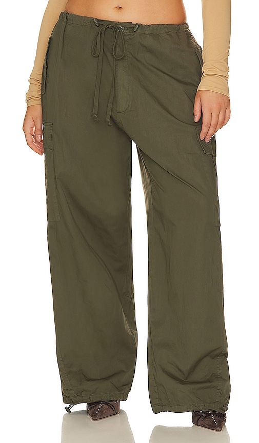 Shop Good American Parachute Pant In Olive