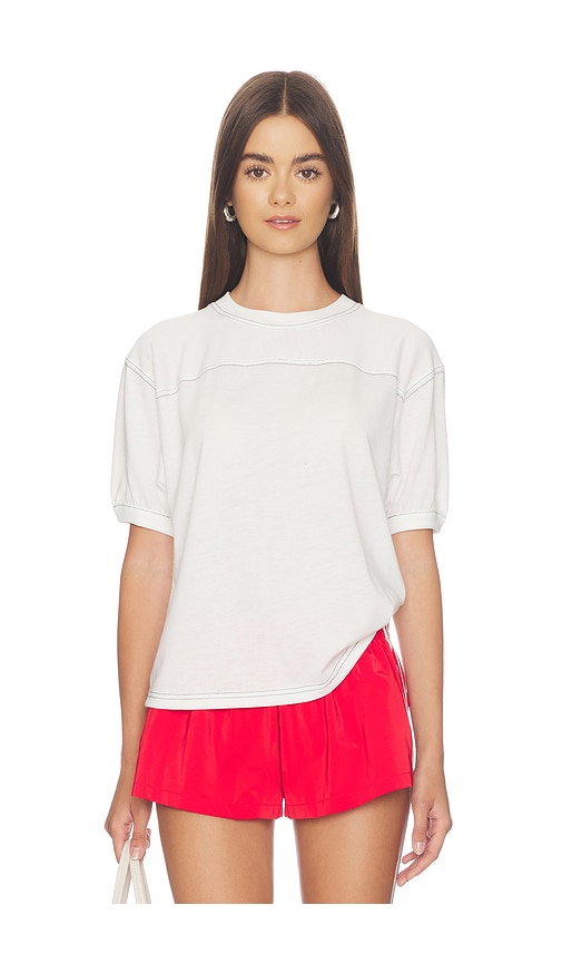 Good American The Gym Tee in Ivory. - size L (also in M, S, XL, XS)