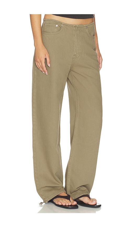  Grlfrnd Erika Cinched Hem Jean En Color Verde Oliva Talla 23  (también En 25, 26, 27, 28, 29, 30, 31, 32). 