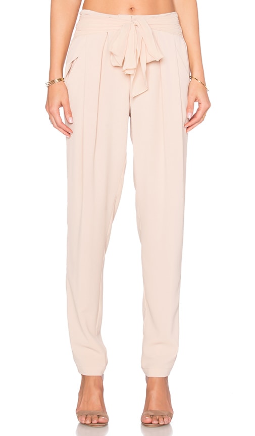 Nike Club Fleece Cargo Sweatpants in Medium Soft Pink & White