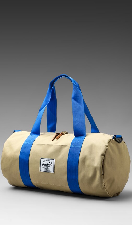 mid size duffle bag