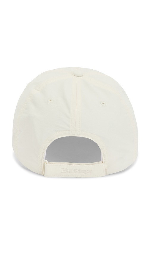  Halfdays Hut In Ivory. 