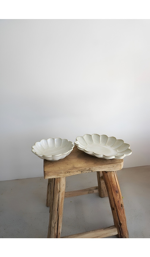  Huegah Home Amara Servierplatte Amara Serveware Serving Platter In White. 