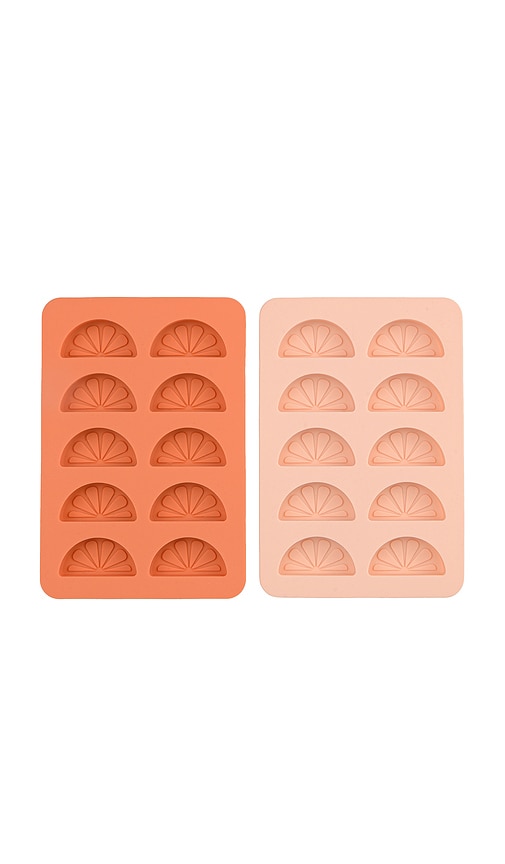Here's How The Dotty Citrus Wedge Ice Tray