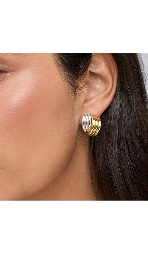 Heaven Mayhem Clove Stud Earrings In Gold