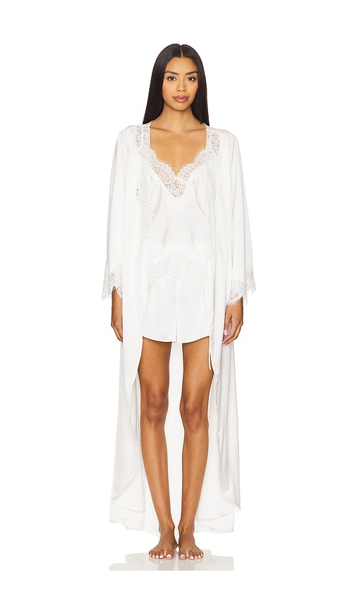 Sian Maxi Robe in White. - size XL (also in L)