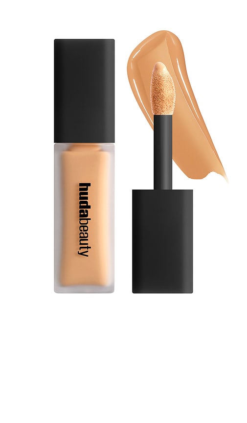 Huda Beauty Faux Filter Luminous Matte Concealer in Toasted Almond 5.3.