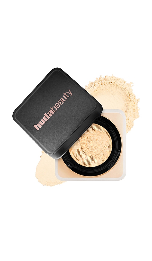 Huda Beauty Easy Bake Loose Powder in Banana Bread.