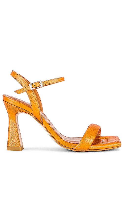 Intentionally Blank Yuxta Sandal In Orange Fizz