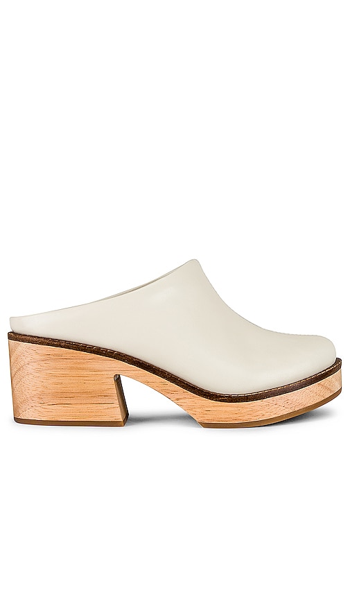 INTENTIONALLY BLANK Tides Clog in Cream