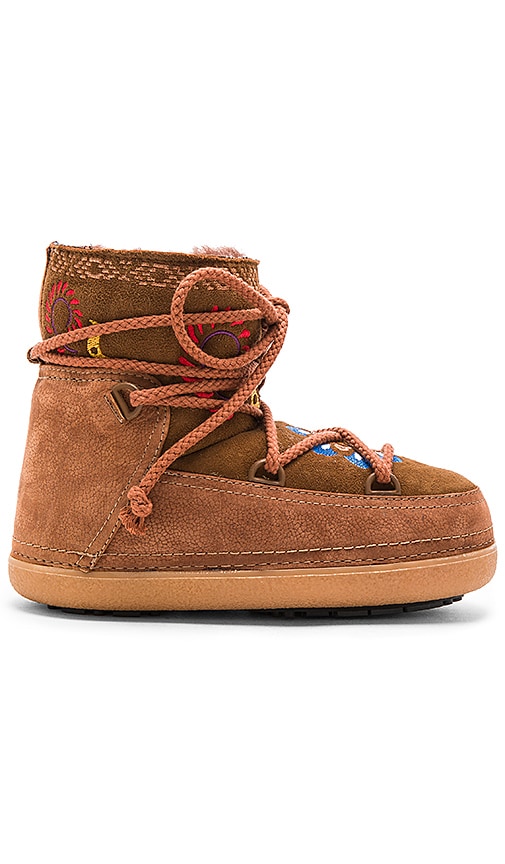 BOTTES FOLKLORE