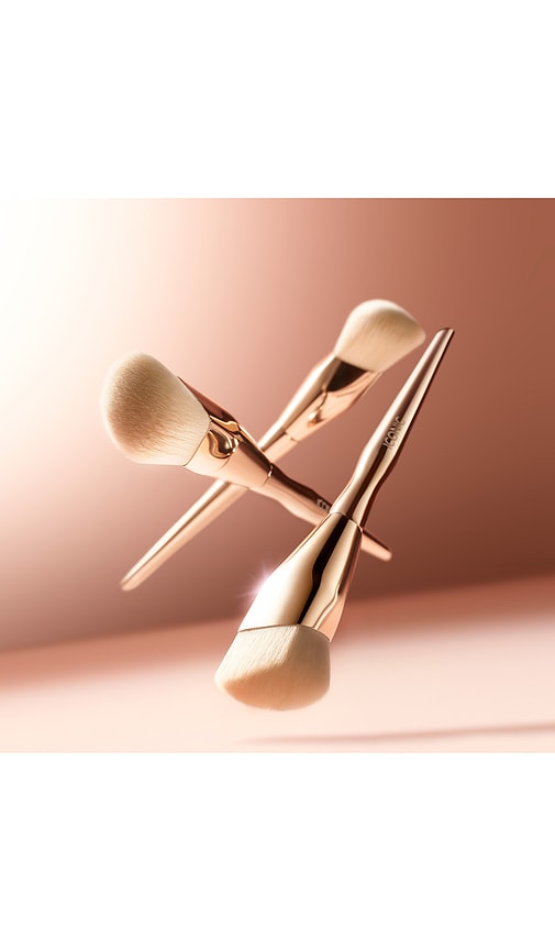 Iconic London Complexion Brush In Beauty: Na