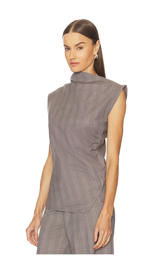  Jade Cropper Tops In Beige. Größe 34. Also In 36, 40. 