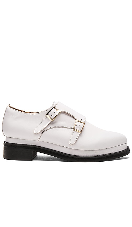 Dualities Flat
