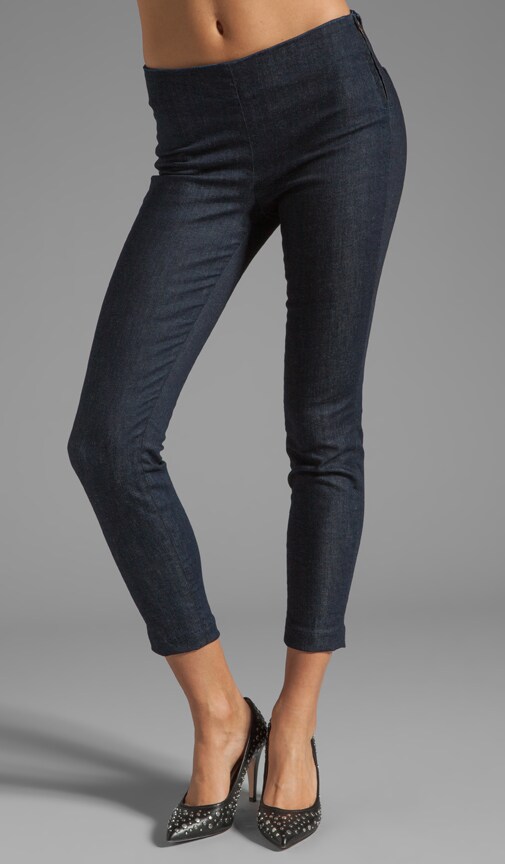 Mid-rise Zip Capri